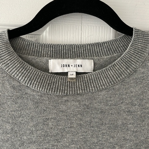 Bell sleeve crew neck sweater - Picture 2 of 4